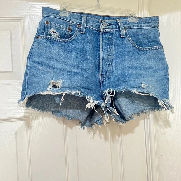 LEVI'S 501‎ High Rise Shorts Womens Size 26 Cutoff Denim Blue Distressed Cotton - Picture 3 of 10